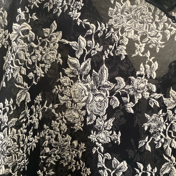 Victoria's Secret V-Neck Ruffle Blouse White Rose Pattern Sheer Black Top - Picture 2 of 8